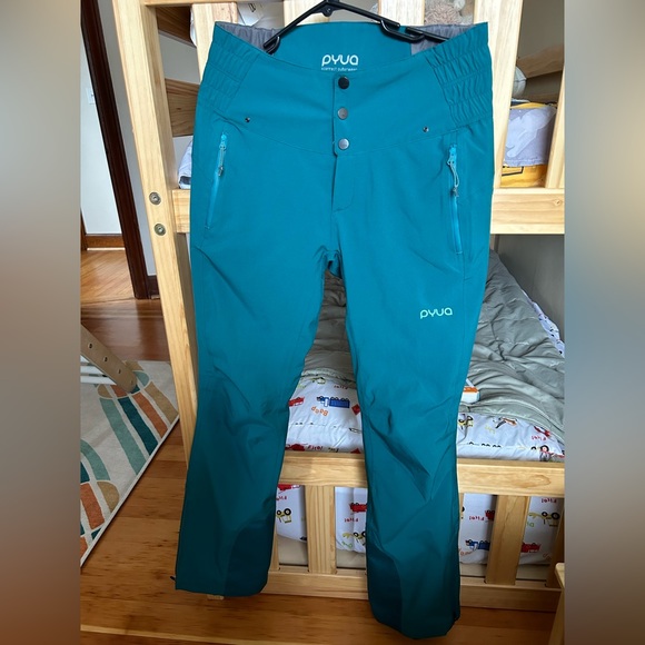 Ski/snow gear (jacket and pants) Pyua - Picture 2 of 7